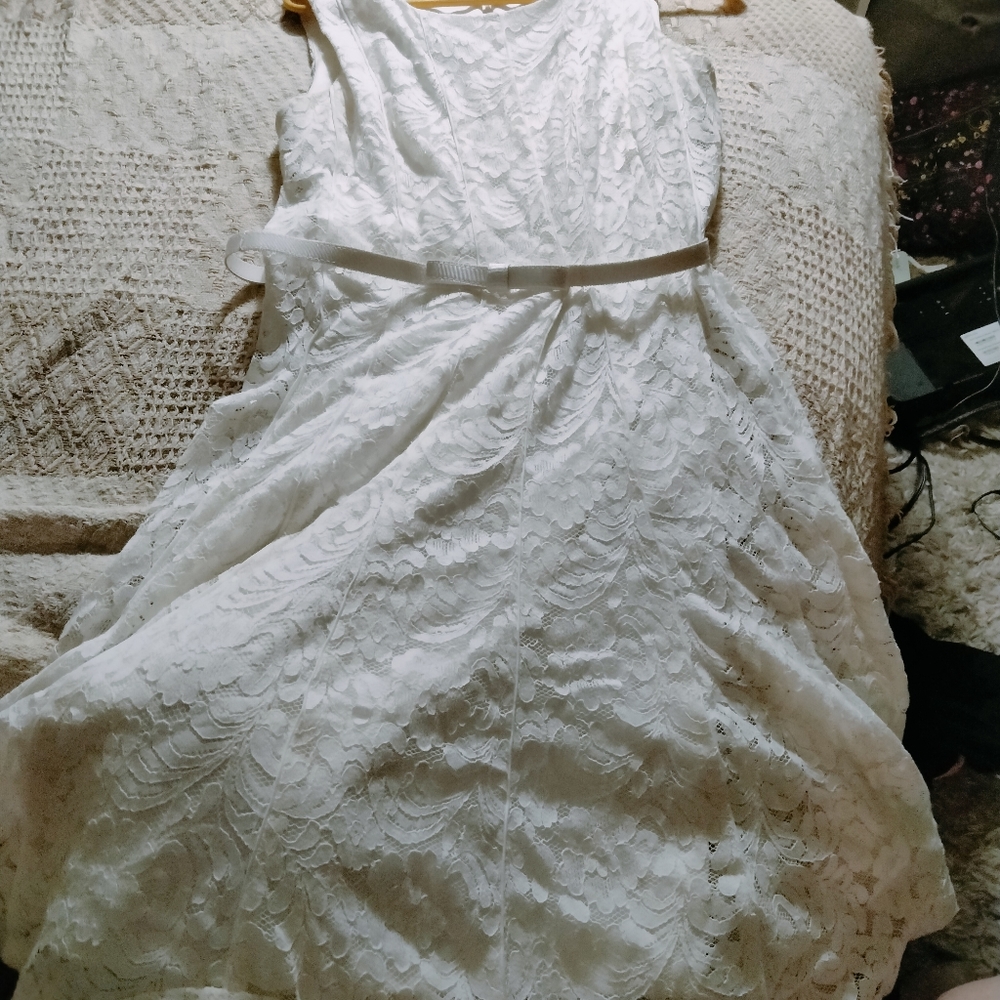 Christopher and banks size 8, white lace sleeveless dress